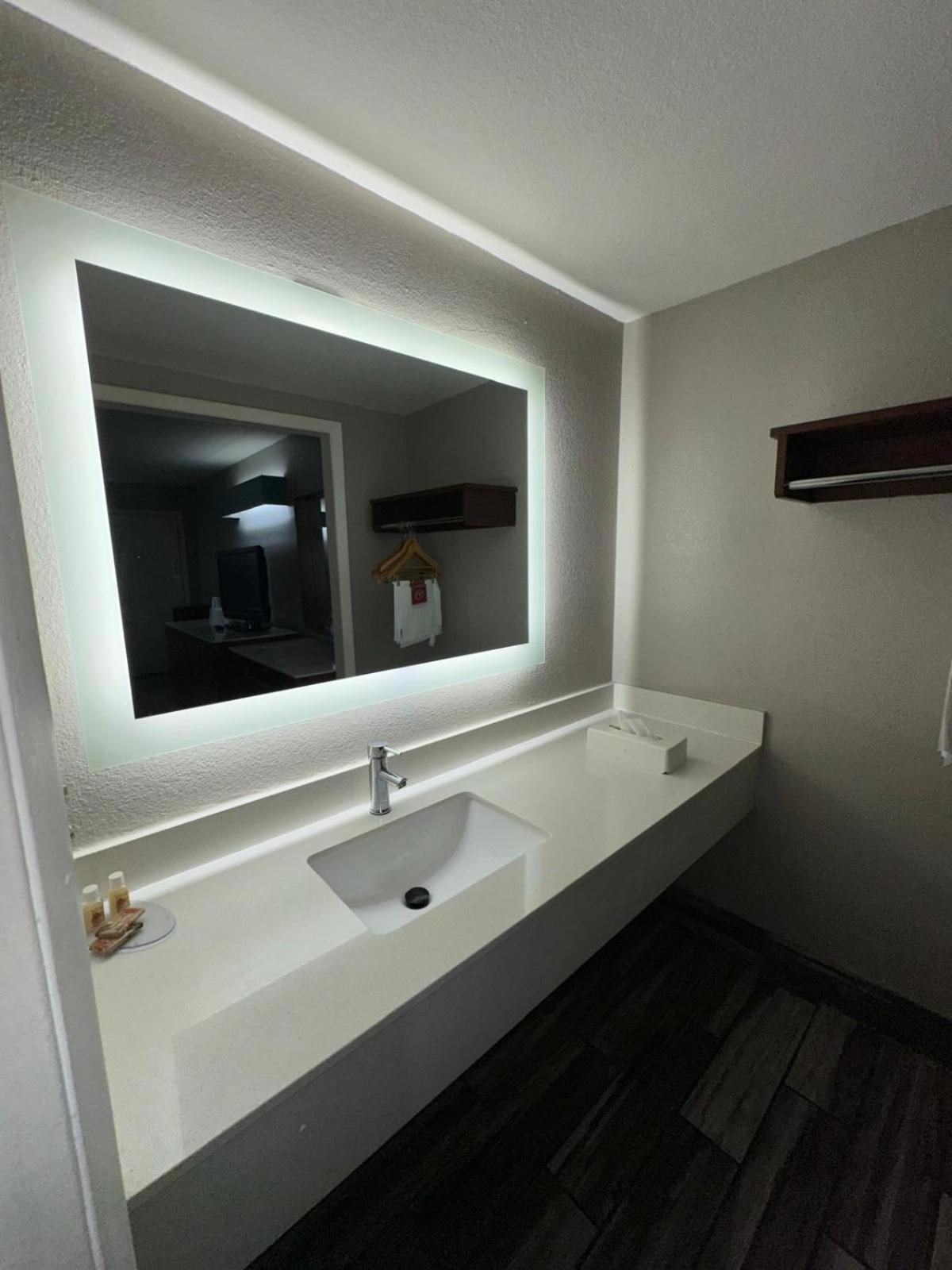 Jameson Motel 2*